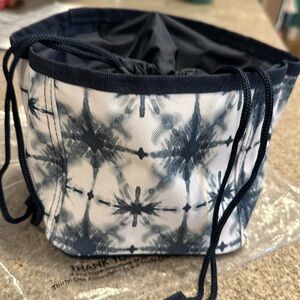 NWT Thirty-one cinch-up bin in indigo burst